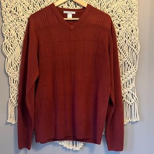 Geoffrey Beene Burgundy V-Neck Light Weight Acrylic Classically Styled Sweater